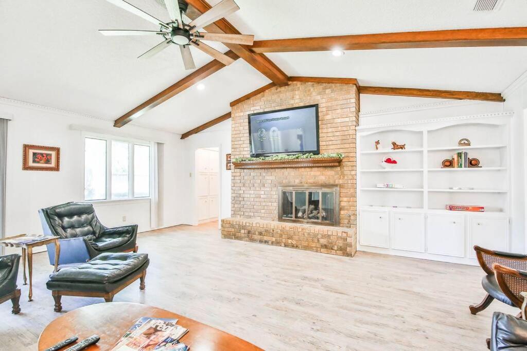 Hot Tub, Privacy, Sleeps 11 & Tons Of Space! 拉伯克 外观 照片