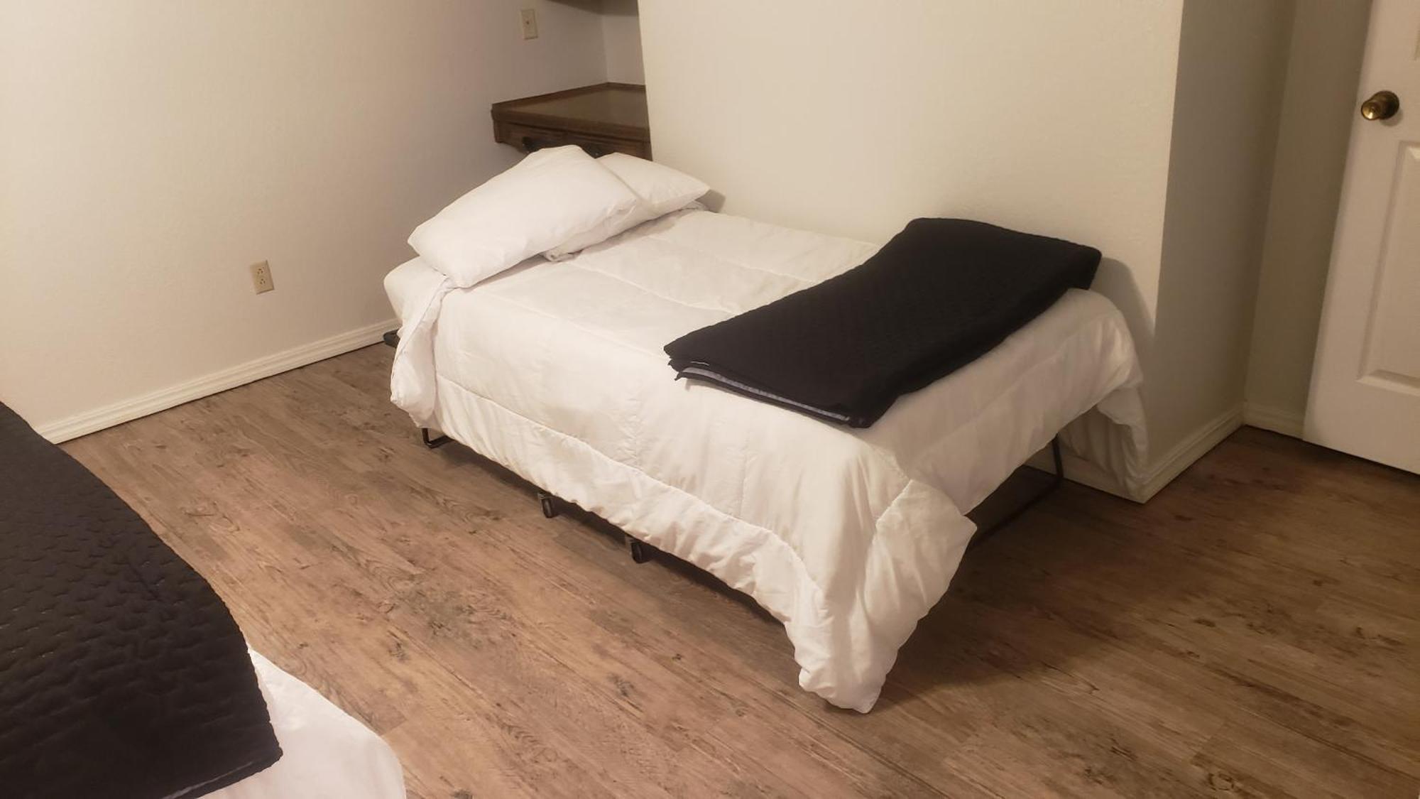 Hot Tub, Privacy, Sleeps 11 & Tons Of Space! 拉伯克 外观 照片